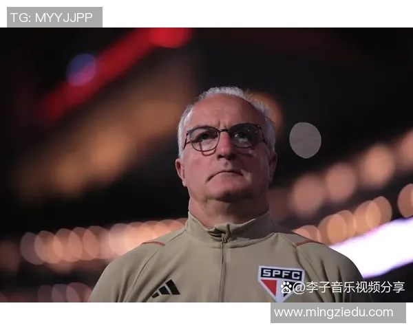 足球明星小贝图的传奇人生与足球之路的精彩瞬间回顾